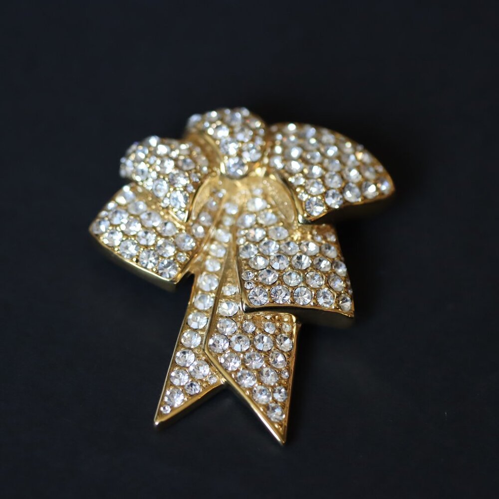 Vintage Signed Nolan Miller Christmas Bow Ribbon Brooch Pin